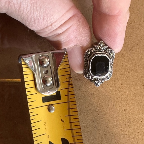 Vintage Silver And Black Faux Jeweled Clip On Earrings. Heavy. Nice - Picture 5 of 5